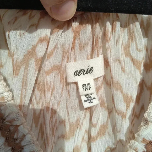 Aerie Boho Crochet Ruffle Trim Cape Orange White Size Small NWT Oversized - Picture 7 of 7